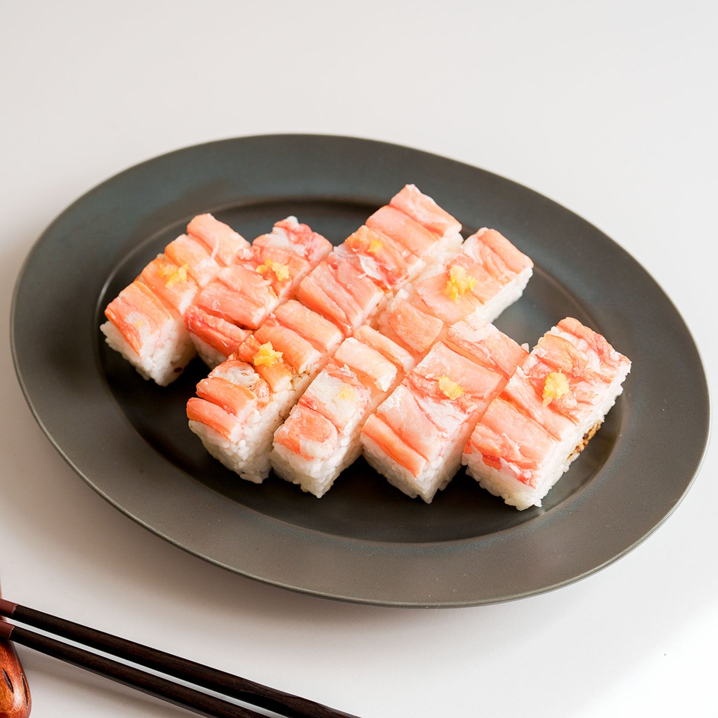 【アウトレット送料込】【賞味期限間近】柚子香る紅ずわいがにの押し寿司 【2本セット/5本セット/10本セット】