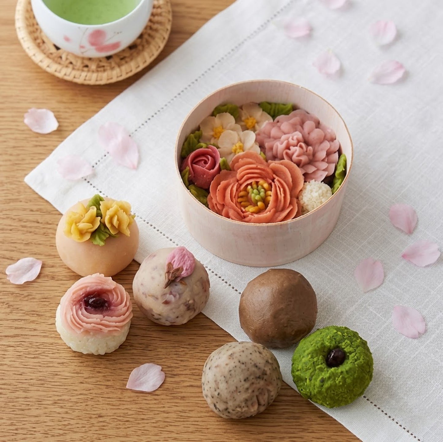 【特別価格30%OFF】＜うめとおはぎ＞花まつり-芍薬とカーネーション おはぎ7種7個