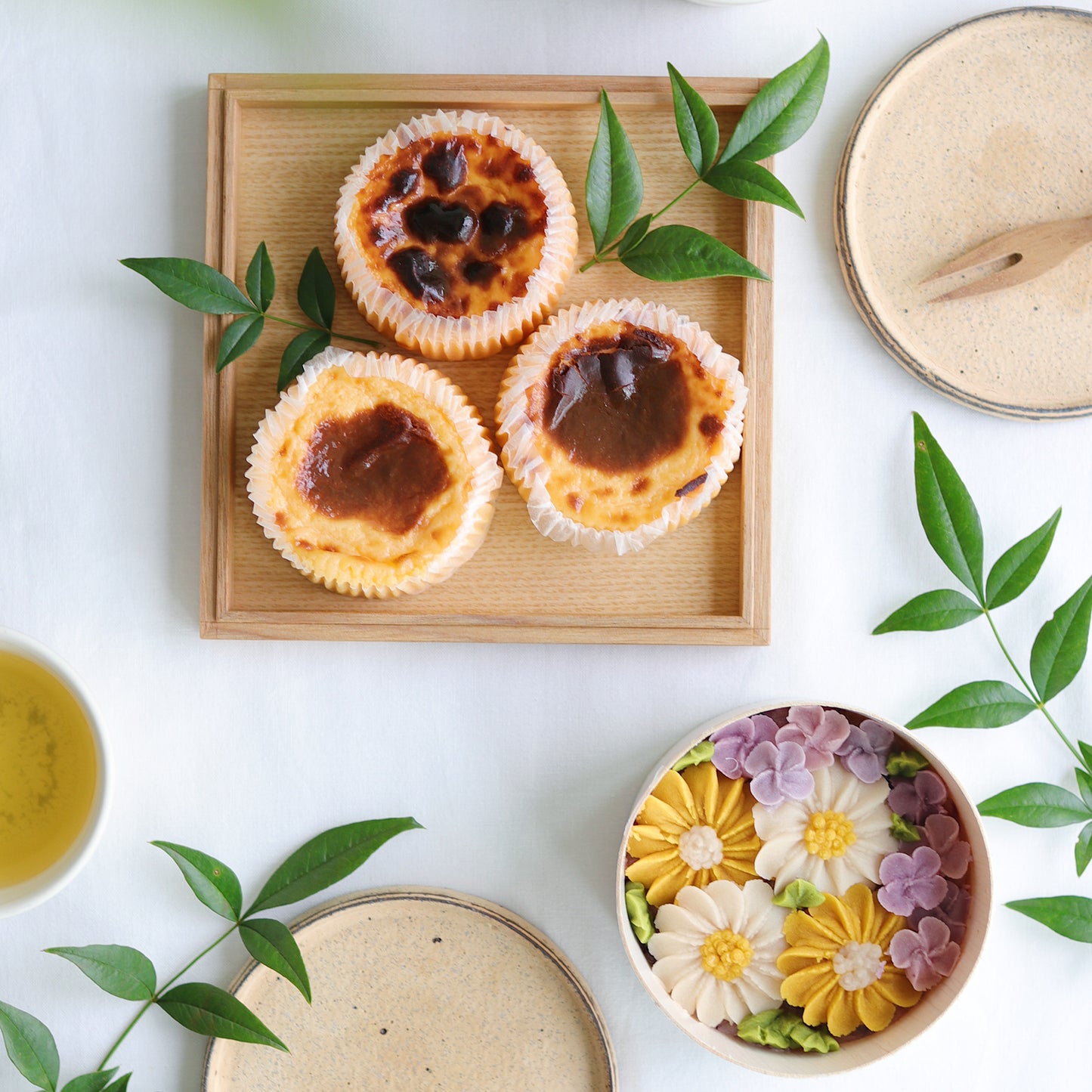 【初めての方限定】お花のおはぎBOX1個とチーズケーキ3個セット【送料分1,010円割引価格】